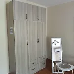דירה Artist's *