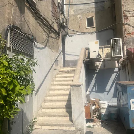 Artist's Apartament *