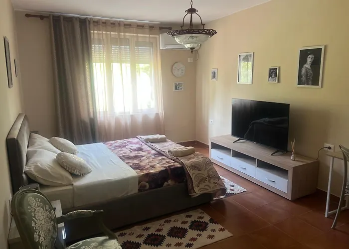 Artist's Lejlighed Tirana